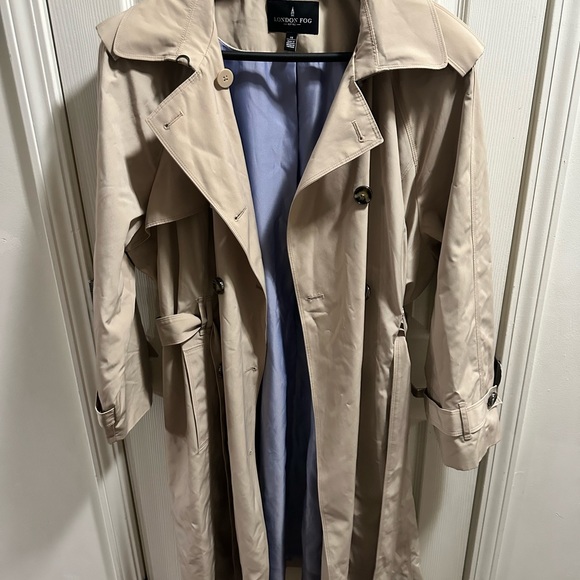 London Fog Tan Trench Coat - Picture 3 of 3